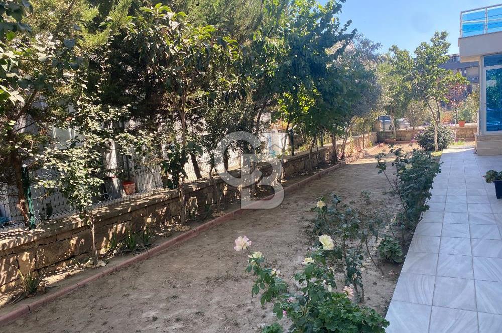 Sığacık Merkez'de 2+1 Bahçe Kullanımlı Villa Tadında Daire