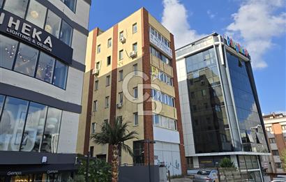 TABELA DEĞERİ ÇOK YÜKSEK E-5 CEPHELİ SATILIK OFİS KATI