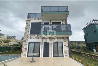 İzmir Foça Kozbeyli'de Satılık 4+1 Villa