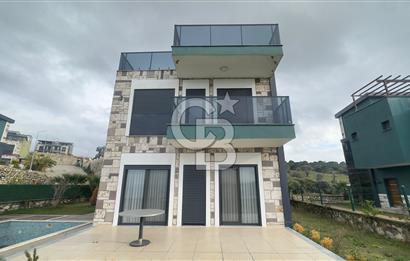 İzmir Foça Kozbeyli'de Satılık 4+1 Villa