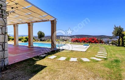 ÇEŞME JARDIN EDEN SİTESİNDE SATILIK 3+1 HAVUZLU LÜKS VİLLA