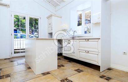 ÇEŞME JARDIN EDEN SİTESİNDE SATILIK 3+1 HAVUZLU LÜKS VİLLA