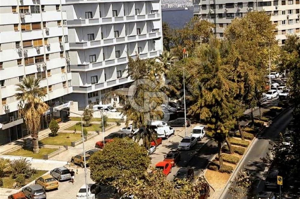 İZMİR KARATAŞ'TA DENİZ MANZARALI SATILIK 3+1 DAİRE