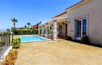 ÇEŞME JARDIN EDEN SİTESİNDE SATILIK 3+1 HAVUZLU LÜKS VİLLA