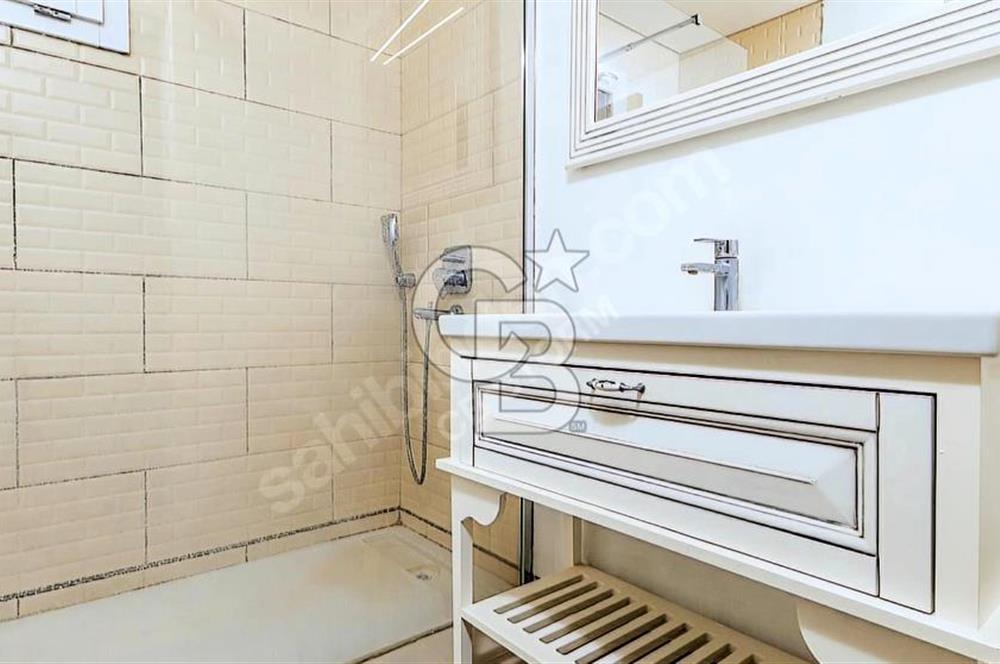ÇEŞME JARDIN EDEN SİTESİNDE SATILIK 3+1 HAVUZLU LÜKS VİLLA