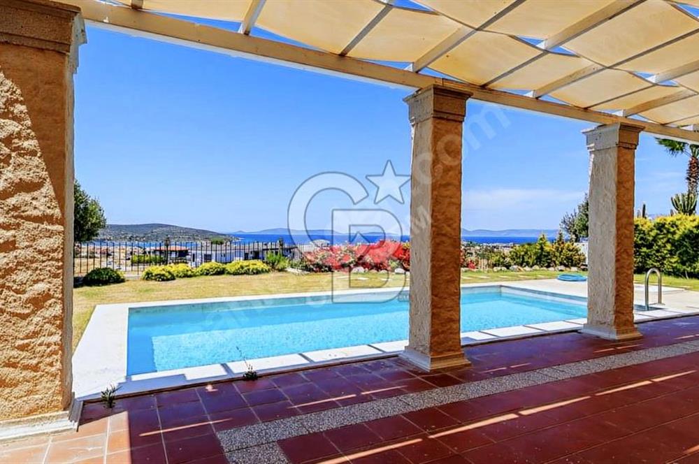 ÇEŞME JARDIN EDEN SİTESİNDE SATILIK 3+1 HAVUZLU LÜKS VİLLA