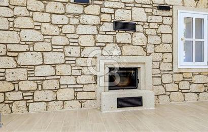 ÇEŞME JARDIN EDEN SİTESİNDE SATILIK 3+1 HAVUZLU LÜKS VİLLA