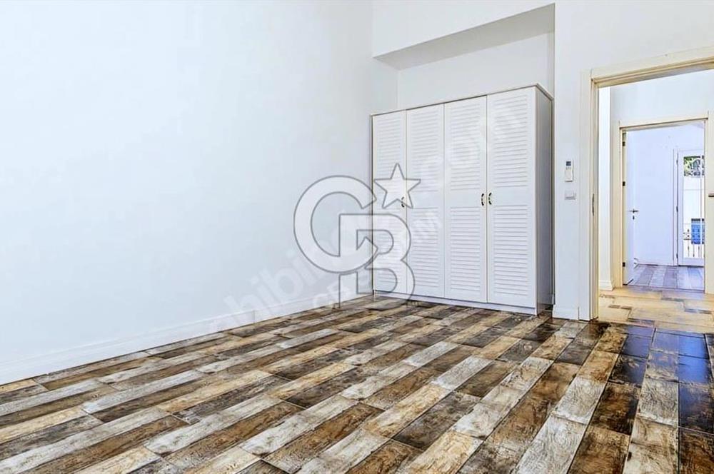 ÇEŞME JARDIN EDEN SİTESİNDE SATILIK 3+1 HAVUZLU LÜKS VİLLA