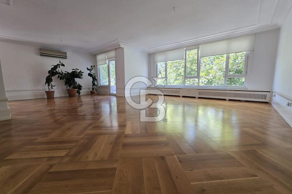 İRAN CADDESİNDE MANZARALI FULL YAPILI 225 m² 4+1 daire