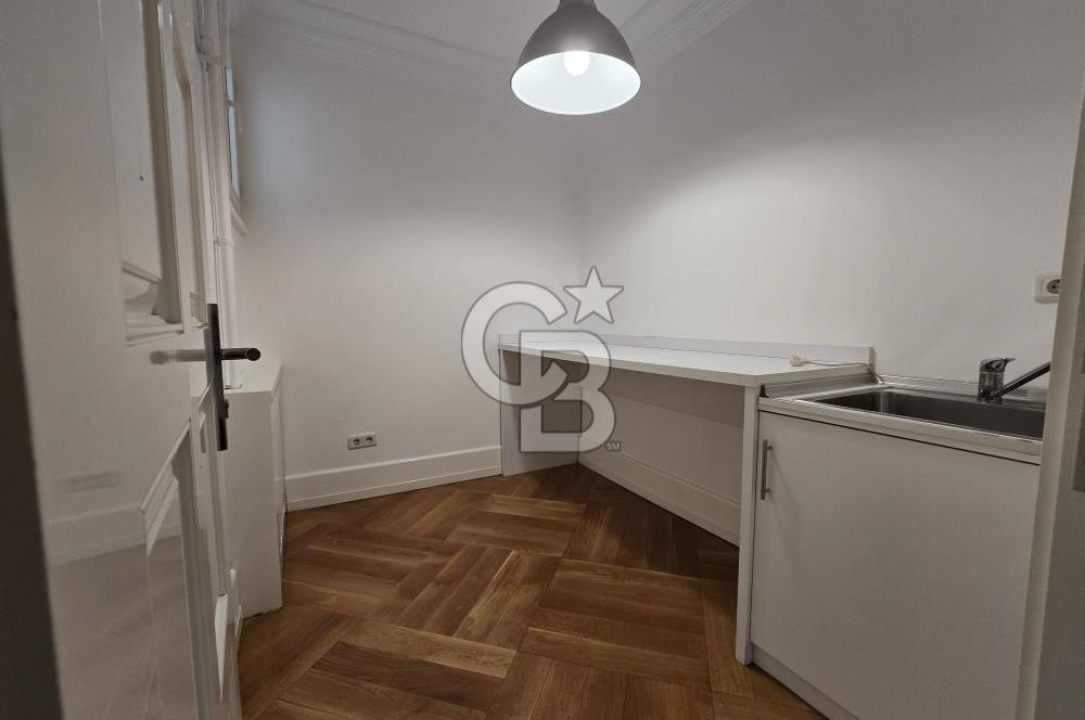 İRAN CADDESİNDE MANZARALI FULL YAPILI 225 m² 4+1 daire