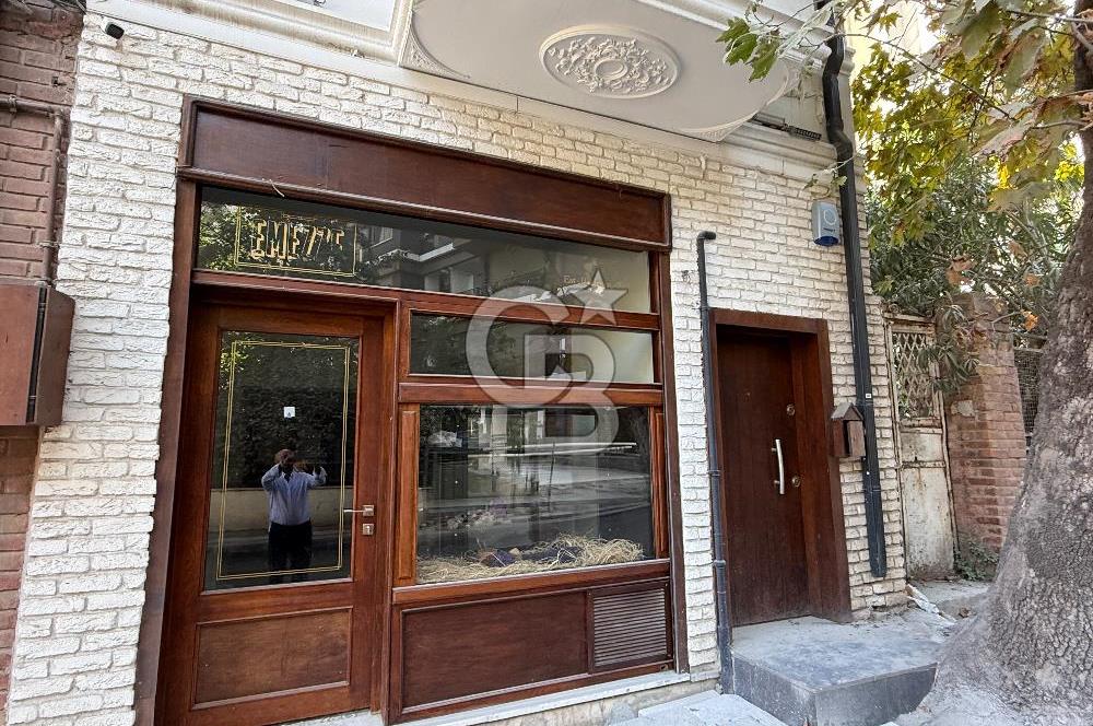 KADIKÖY FENERYOLU CADDESİNDE SATILIK BİNA