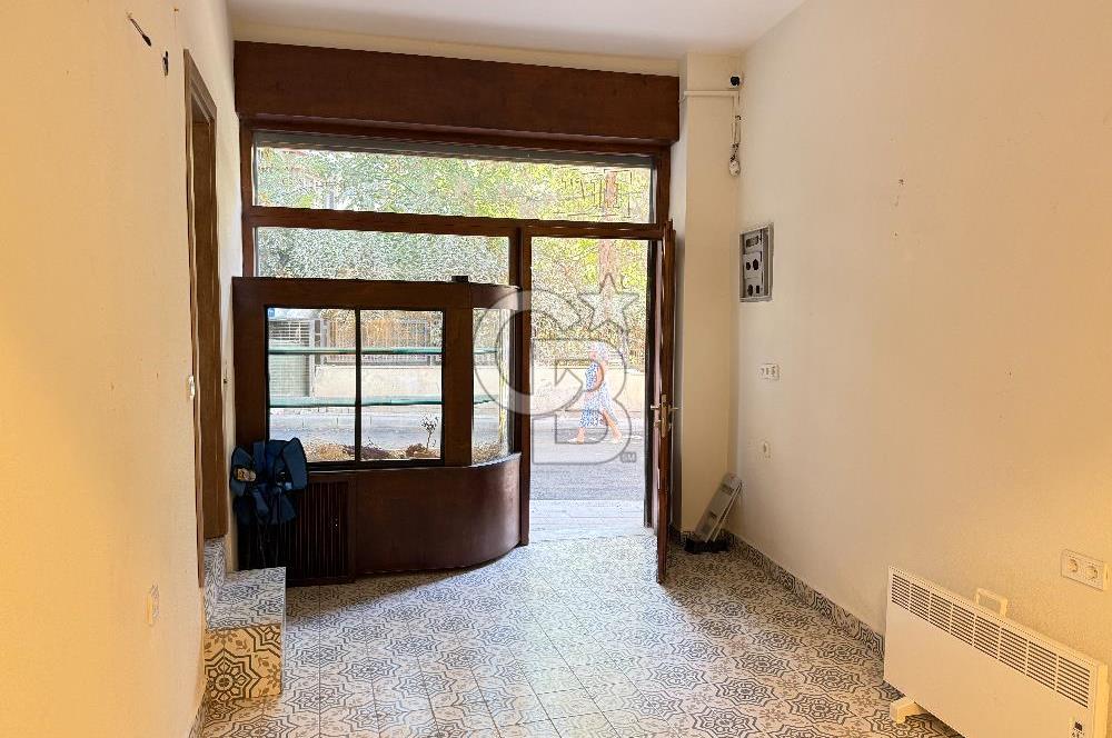 KADIKÖY FENERYOLU CADDESİNDE SATILIK BİNA