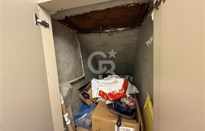 KADIKÖY FENERYOLU CADDESİNDE SATILIK BİNA