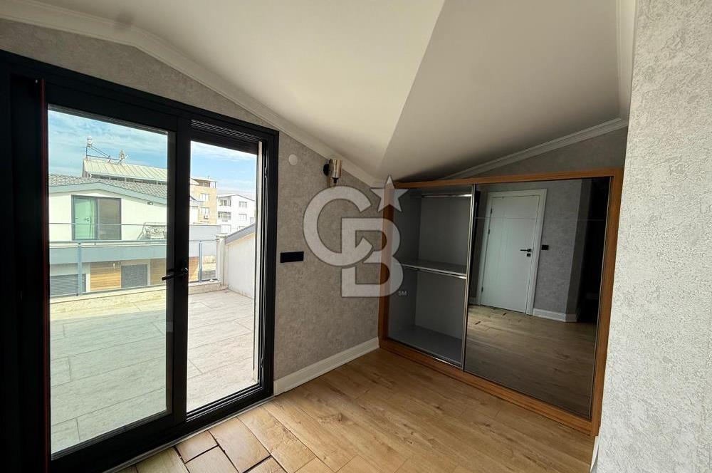 GAZİEMİR KAHVERENGİ SİTESİNDE 4+1 TRİPLEX VİLLA