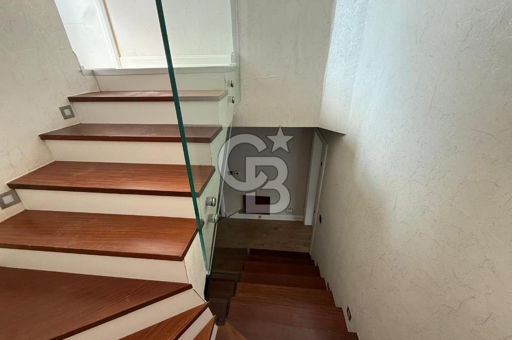 GAZİEMİR KAHVERENGİ SİTESİNDE 4+1 TRİPLEX VİLLA