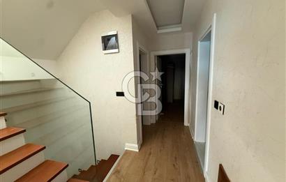 GAZİEMİR KAHVERENGİ SİTESİNDE 4+1 TRİPLEX VİLLA