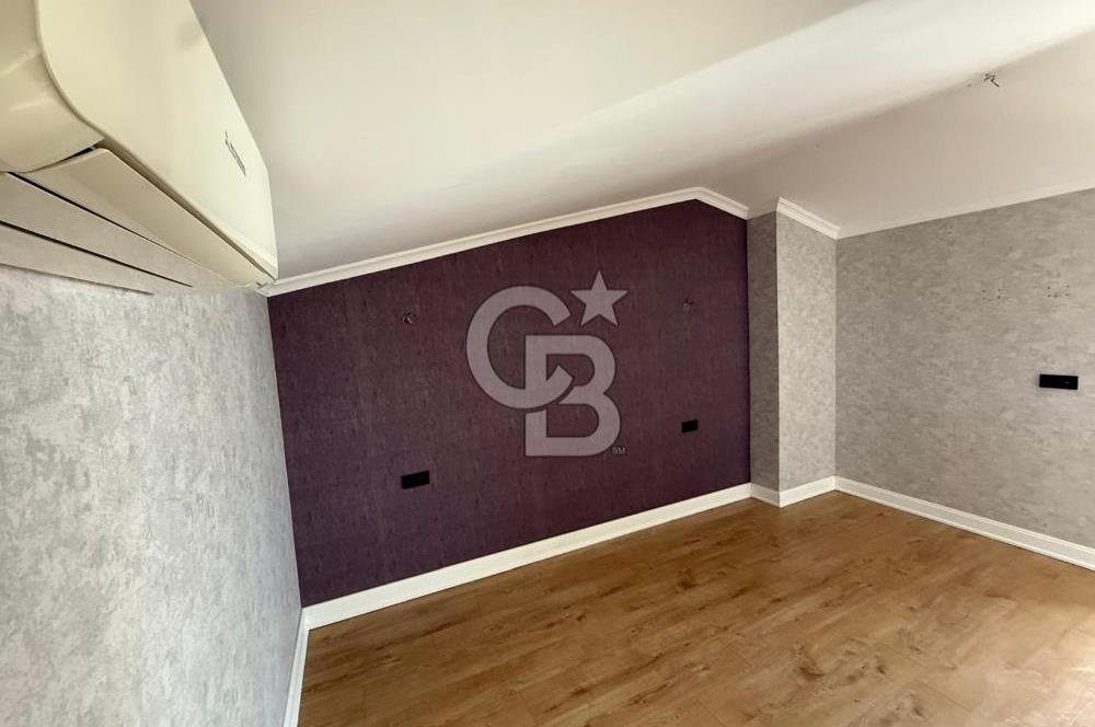 GAZİEMİR KAHVERENGİ SİTESİNDE 4+1 TRİPLEX VİLLA