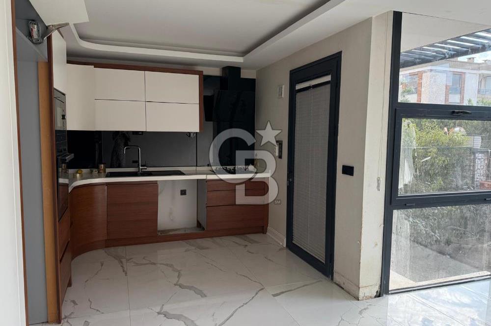 GAZİEMİR KAHVERENGİ SİTESİNDE 4+1 TRİPLEX VİLLA