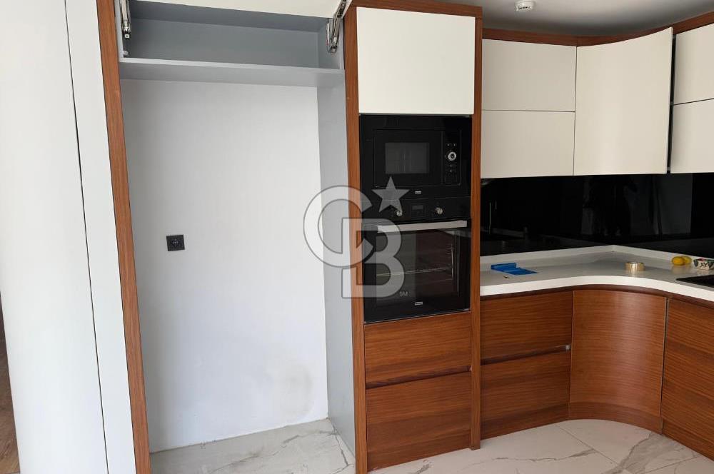 GAZİEMİR KAHVERENGİ SİTESİNDE 4+1 TRİPLEX VİLLA