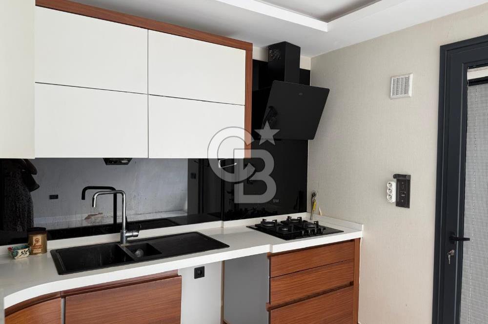 GAZİEMİR KAHVERENGİ SİTESİNDE 4+1 TRİPLEX VİLLA