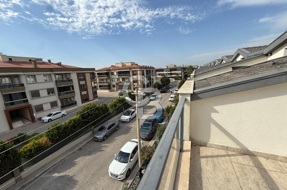 GAZİEMİR KAHVERENGİ SİTESİNDE 4+1 TRİPLEX VİLLA
