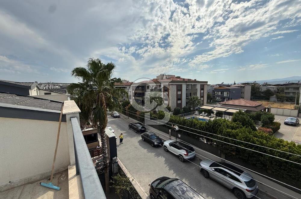 GAZİEMİR KAHVERENGİ SİTESİNDE 4+1 TRİPLEX VİLLA
