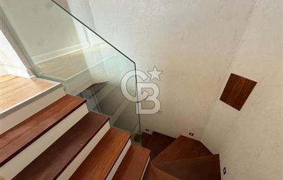 GAZİEMİR KAHVERENGİ SİTESİNDE 4+1 TRİPLEX VİLLA
