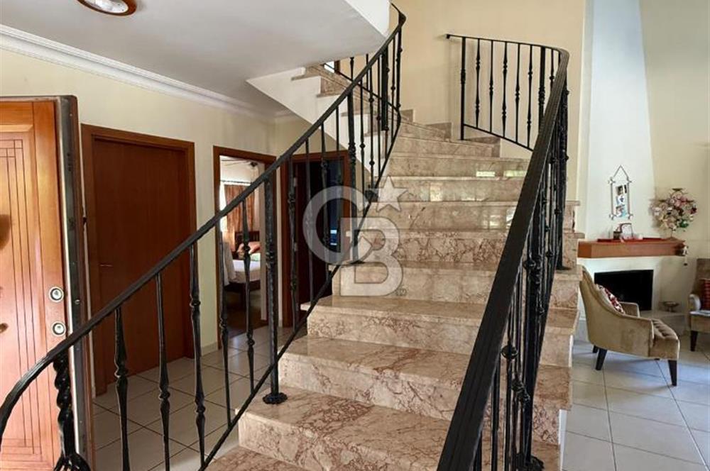 Bellapais Bölgesinde Satılık 4+1 Havuzlu Villa !!!