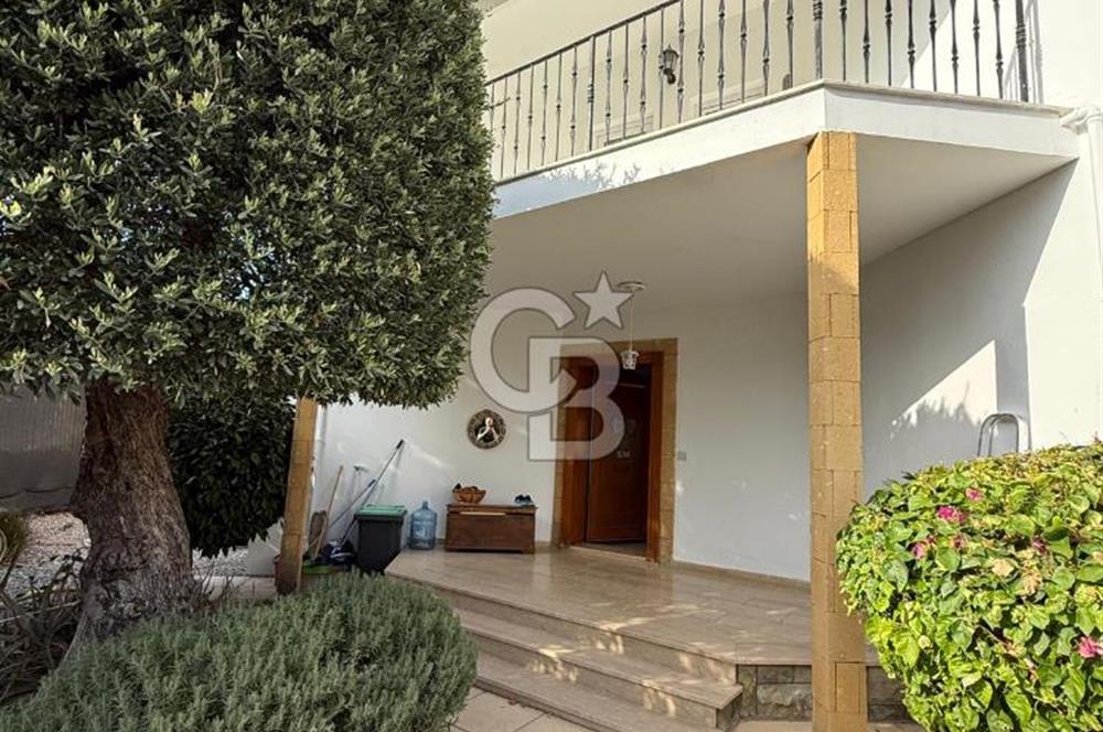 Bellapais Bölgesinde Satılık 4+1 Havuzlu Villa !!!