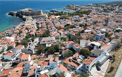 ÇANAKKALE BOZCAADA RUM MAHALLESİNDE SATILIK KÖŞE ARSA