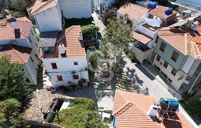 ÇANAKKALE BOZCAADA RUM MAHALLESİNDE SATILIK KÖŞE ARSA