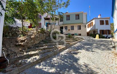ÇANAKKALE BOZCAADA RUM MAHALLESİNDE SATILIK KÖŞE ARSA