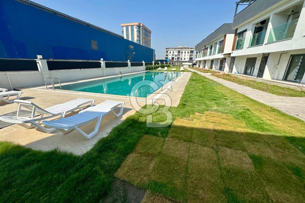 GARDEN BORNOVA SITESINDE EMSALSİZ ÇİFT CEPHELİ 1+1 DAİRE