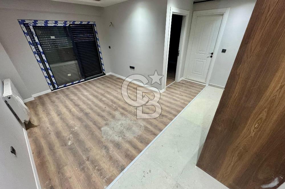 GARDEN BORNOVA SITESINDE EMSALSİZ ÇİFT CEPHELİ 1+1 DAİRE