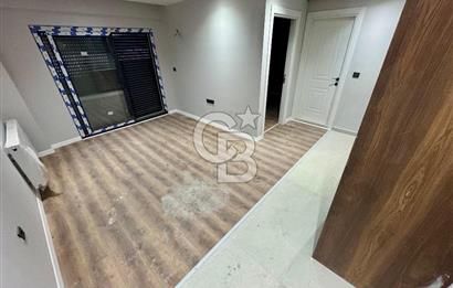 GARDEN BORNOVA SITESINDE EMSALSİZ ÇİFT CEPHELİ 1+1 DAİRE