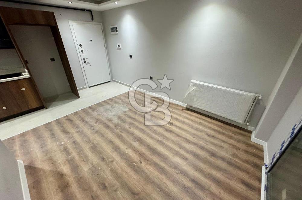 GARDEN BORNOVA SITESINDE EMSALSİZ ÇİFT CEPHELİ 1+1 DAİRE