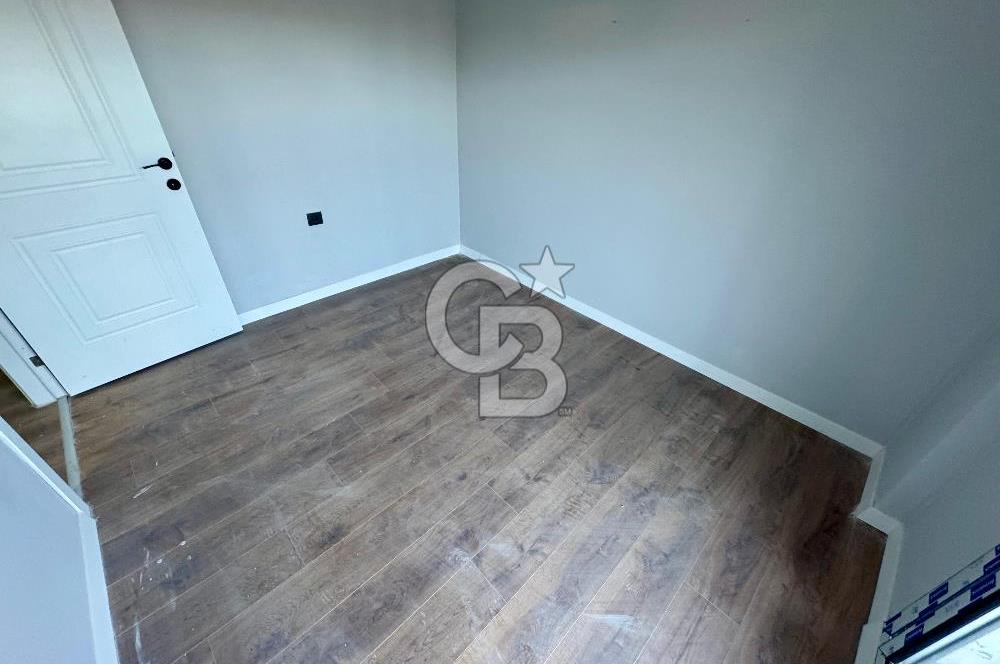GARDEN BORNOVA SITESINDE EMSALSİZ ÇİFT CEPHELİ 1+1 DAİRE
