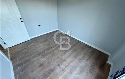 GARDEN BORNOVA SITESINDE EMSALSİZ ÇİFT CEPHELİ 1+1 DAİRE