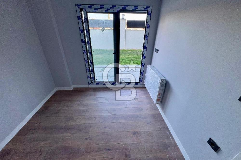 GARDEN BORNOVA SITESINDE EMSALSİZ ÇİFT CEPHELİ 1+1 DAİRE