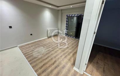 GARDEN BORNOVA SITESINDE EMSALSİZ ÇİFT CEPHELİ 1+1 DAİRE