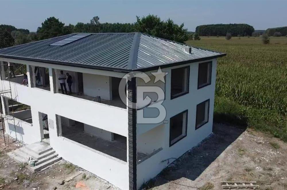 CB Fly'dan Hendekte 10 Dönüm Arazide 280 m² Villa+Müştemilat