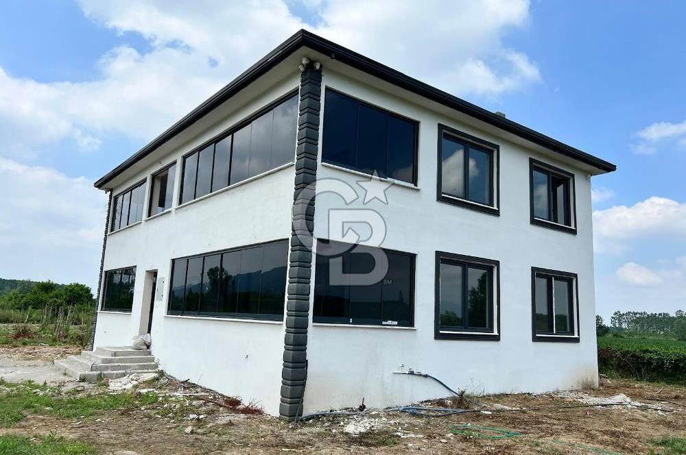 CB Fly'dan Hendekte 10 Dönüm Arazide 280 m² Villa+Müştemilat