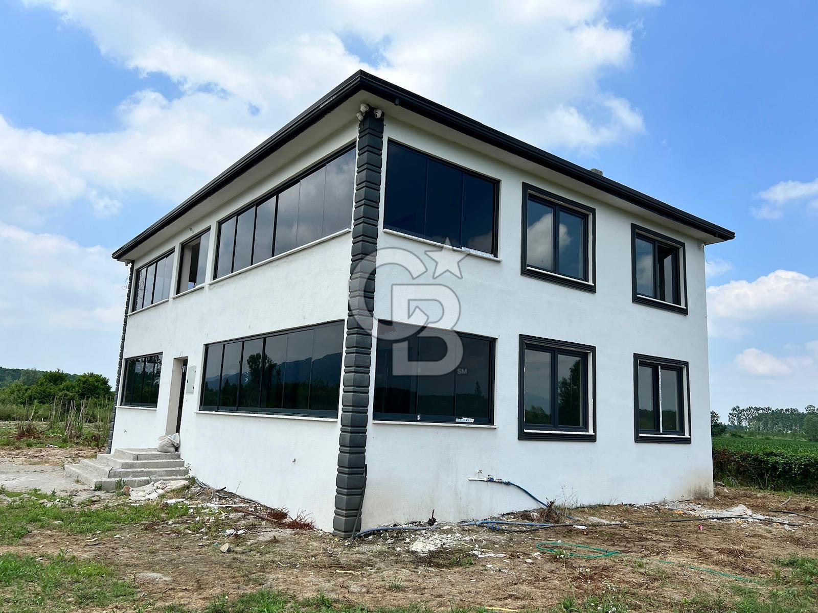 CB Fly'dan Hendekte 10 Dönüm Arazide 280 m² Villa+Müştemilat