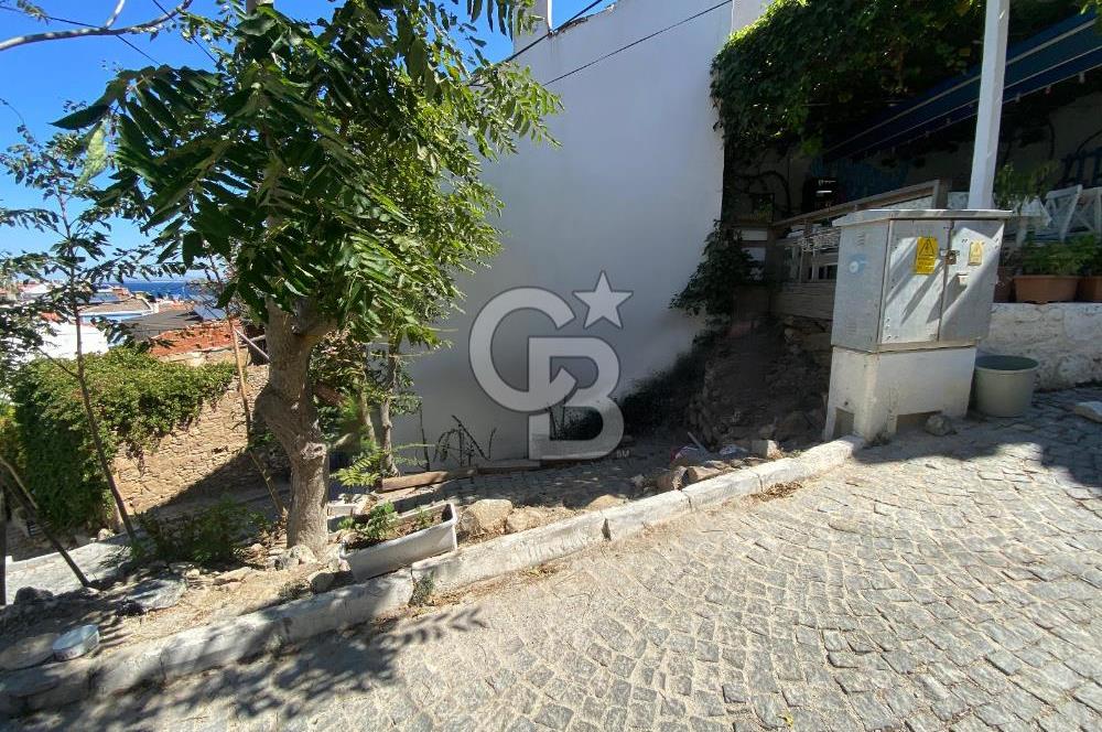 ÇANAKKALE BOZCAADA RUM MAHALLESİNDE SATILIK KÖŞE ARSA