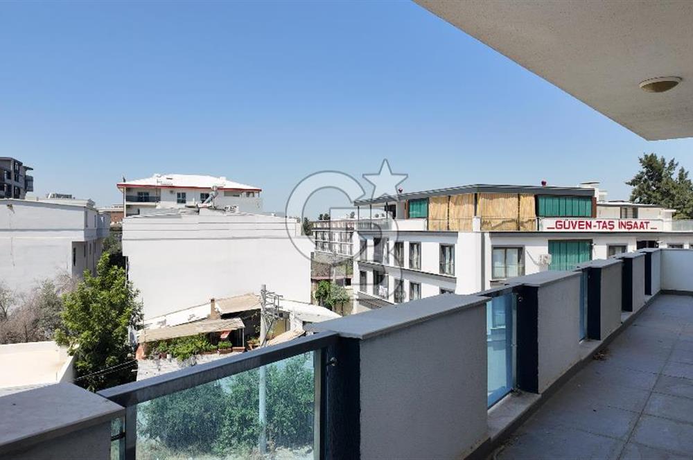 Çiğli Merkezi Konum Satılık 4+1 Lux Daire