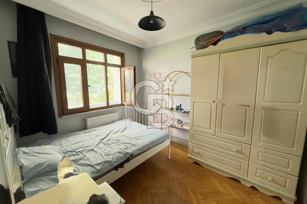 ÜSKÜDAR VALİDE-İ ATİK'TE GENİŞ M2 ÇİFT ÇEPHELİ SATILIK 3+1