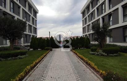 YENİDOĞAN DA HAVUZLU AÇIK OTOPARKLI AZ KATLI SİTEDE 1+1 EŞYALI