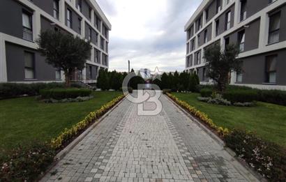 YENİDOĞAN DA HAVUZLU AÇIK OTOPARKLI AZ KATLI SİTEDE 1+1 EŞYALI