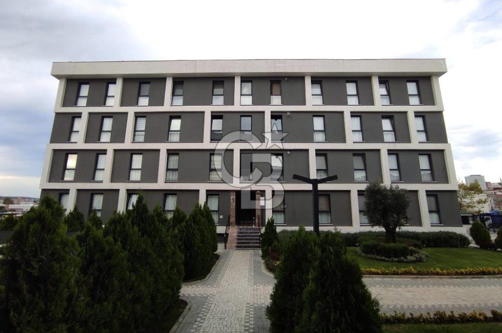 YENİDOĞAN DA HAVUZLU AÇIK OTOPARKLI AZ KATLI SİTEDE 1+1 EŞYALI