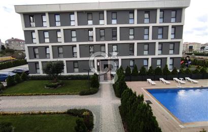 YENİDOĞAN DA HAVUZLU AÇIK OTOPARKLI AZ KATLI SİTEDE 1+1 EŞYALI